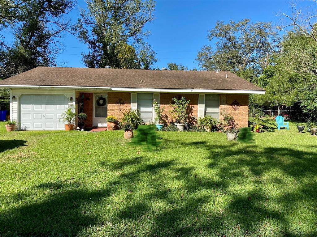 174 County Road 1046 - Photo 1