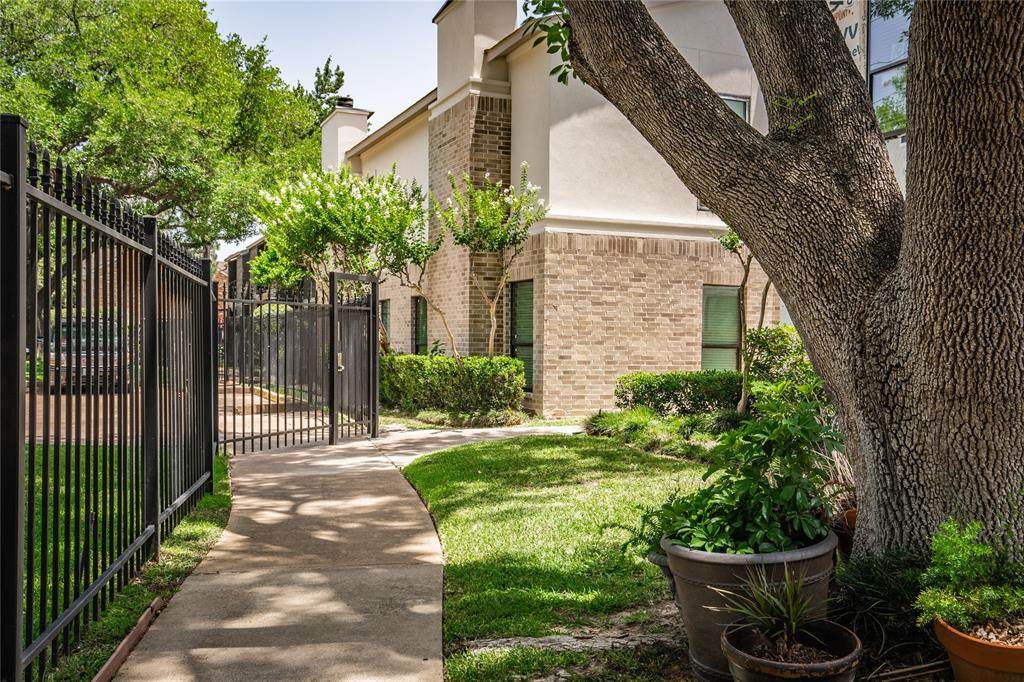 2425 Augusta Drive - Photo 1
