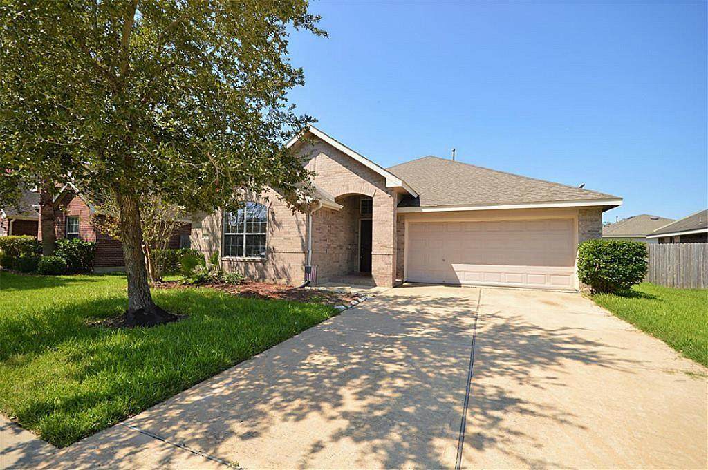 2608 Courtyard Lane - Photo 1