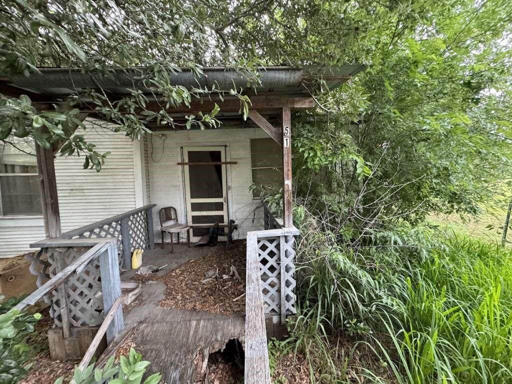 514 Avenue D - Photo 1