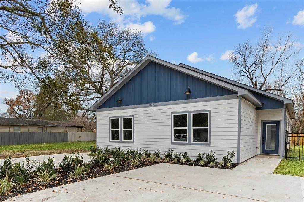 1010 Junell Street - Photo 1