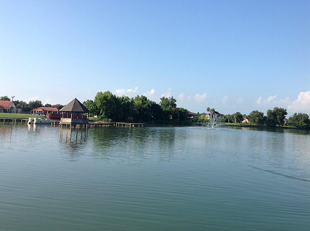 103 Island Boulevard - Photo 1