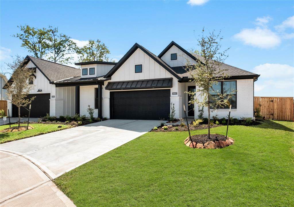 10102-10106 Water Harbor Drive - Photo 1