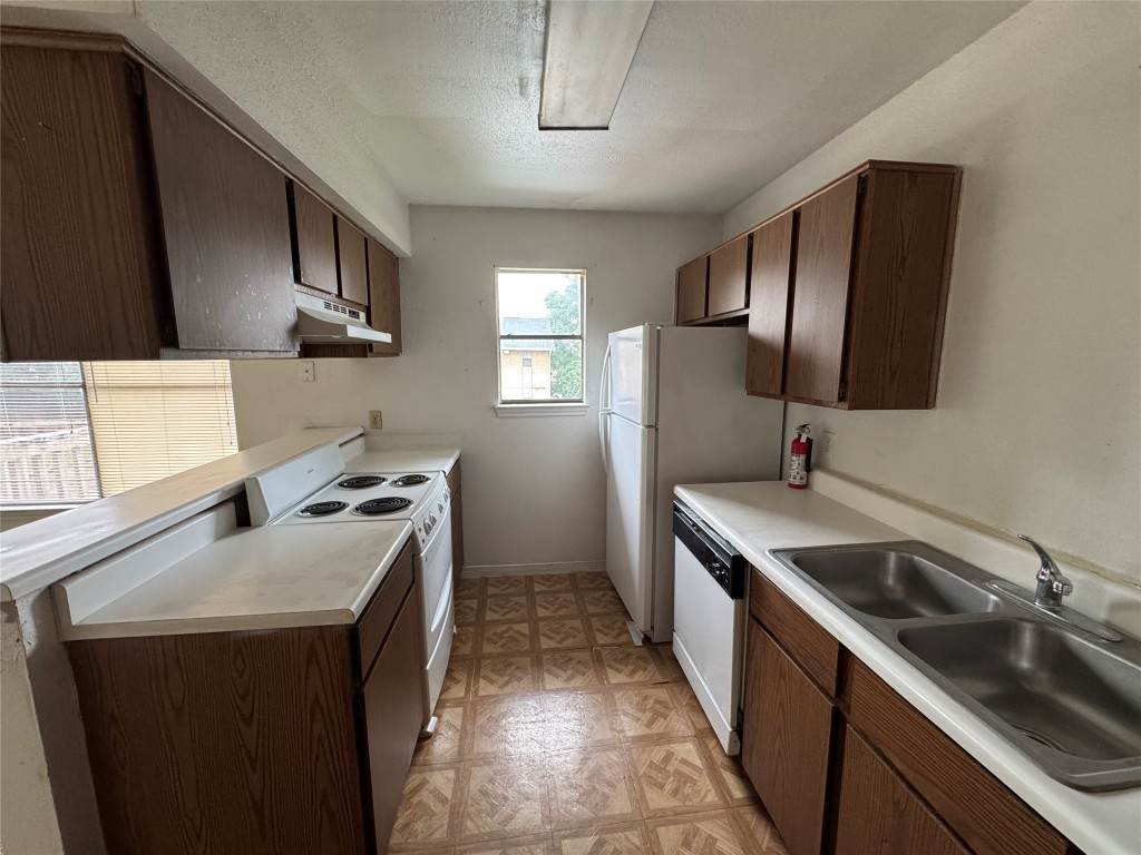 3213 Hirschfield Road - Photo 1
