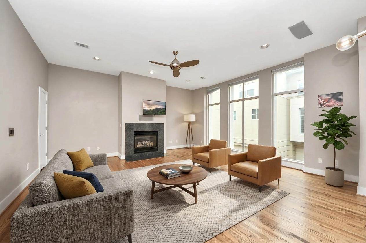 1112 Columbus Street - Photo 1