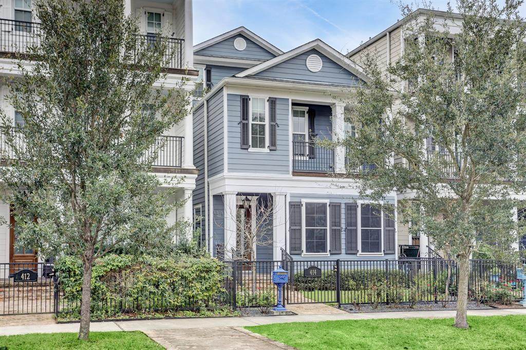 414 18th Street - Photo 1