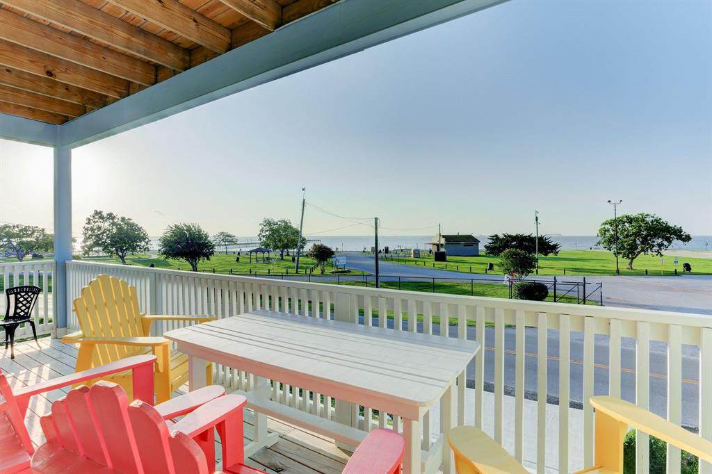 727 Bayshore Drive - Photo 1