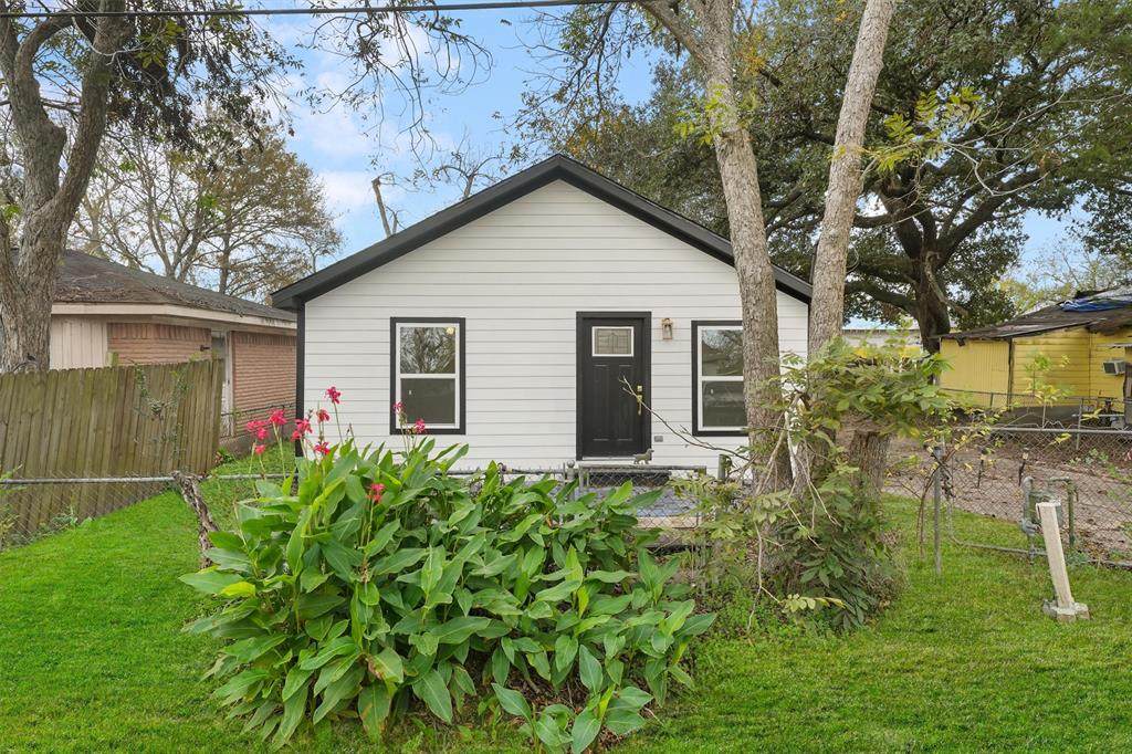 1509 Stanton Drive - Photo 1