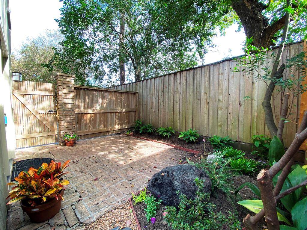 2137 Branard Street - Photo 1