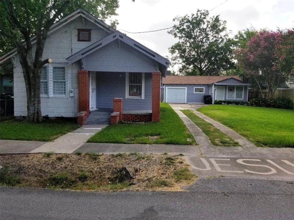 2608 Cochran Street - Photo 1