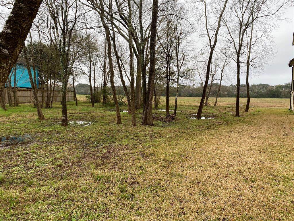 406 West Drive Drive - Photo 1