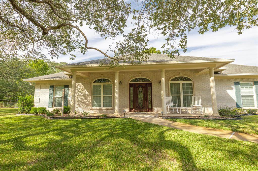 1026 Shirley Oaks - Photo 1