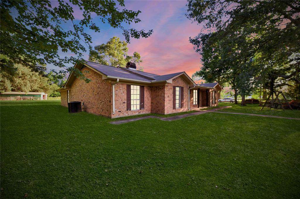 164 County Road 2184 - Photo 1