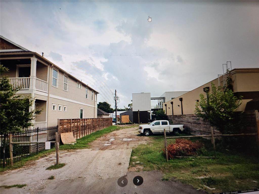 104 26th St Street - Photo 1