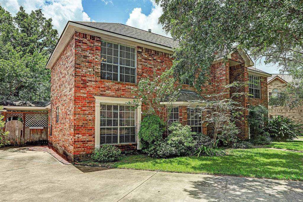 2721 Briar View Drive - Photo 1