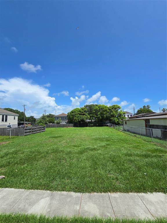 3418 Avenue M - Photo 1