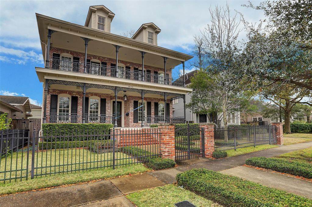 1618 Arlington Street - Photo 1