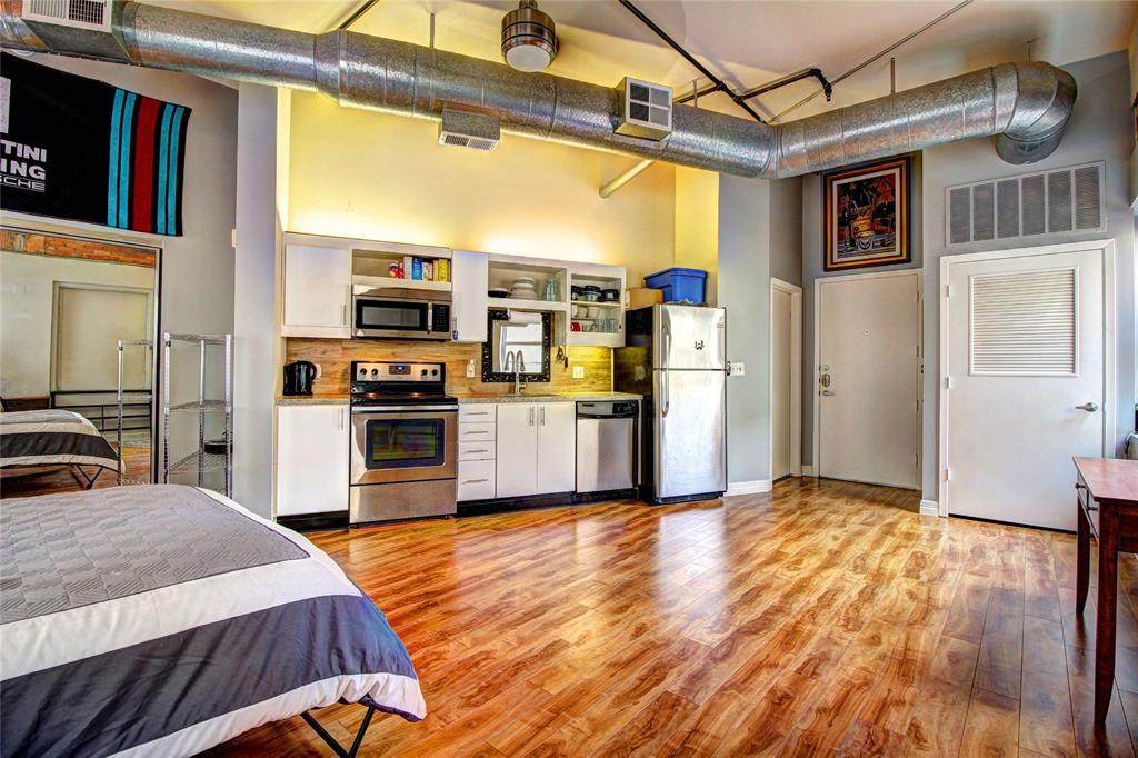 705 Main Street - Photo 1