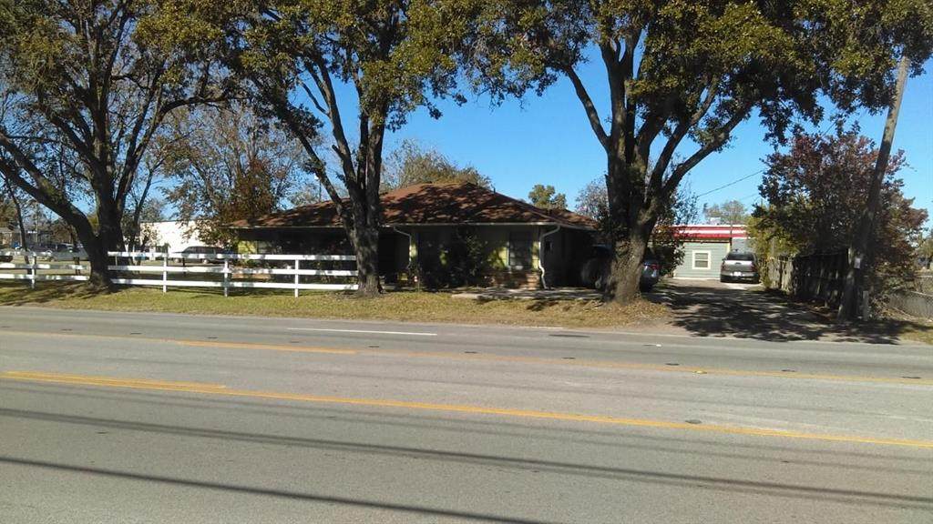 3501 Avenue I - Photo 1