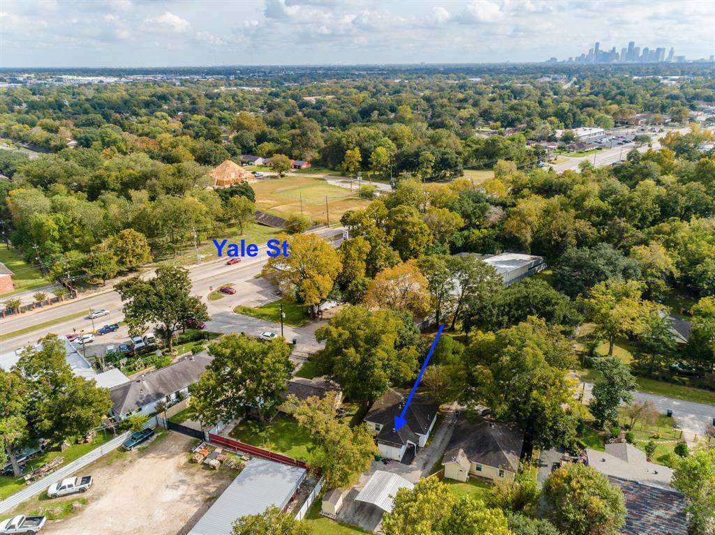 320 Delz Street - Photo 1