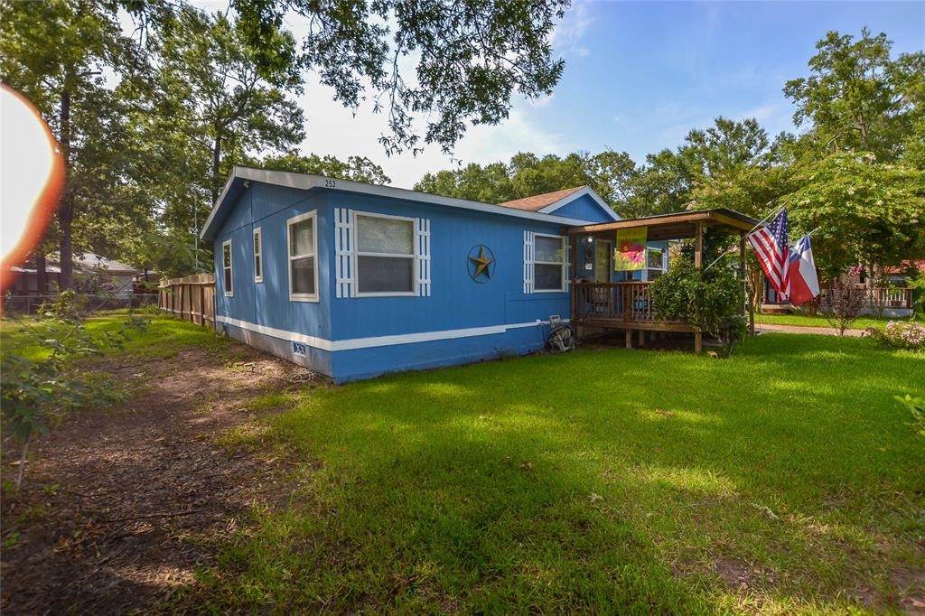 253 Windwood Drive - Photo 1