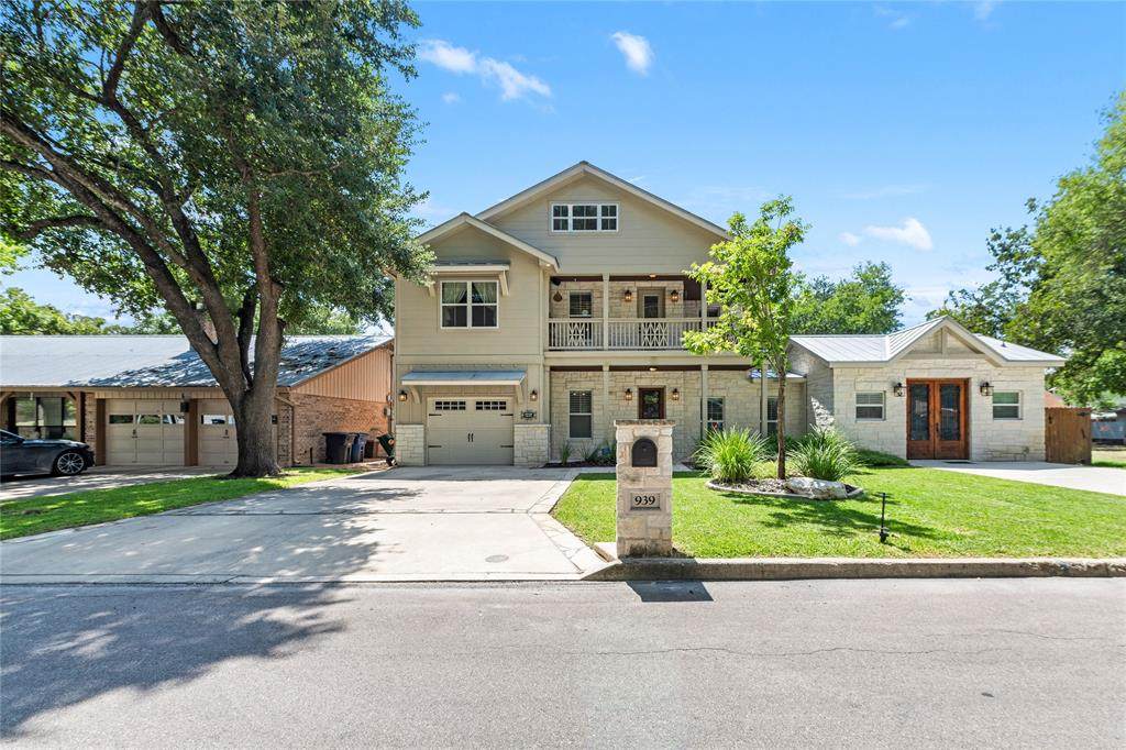 939 Hayselton Avenue - Photo 1