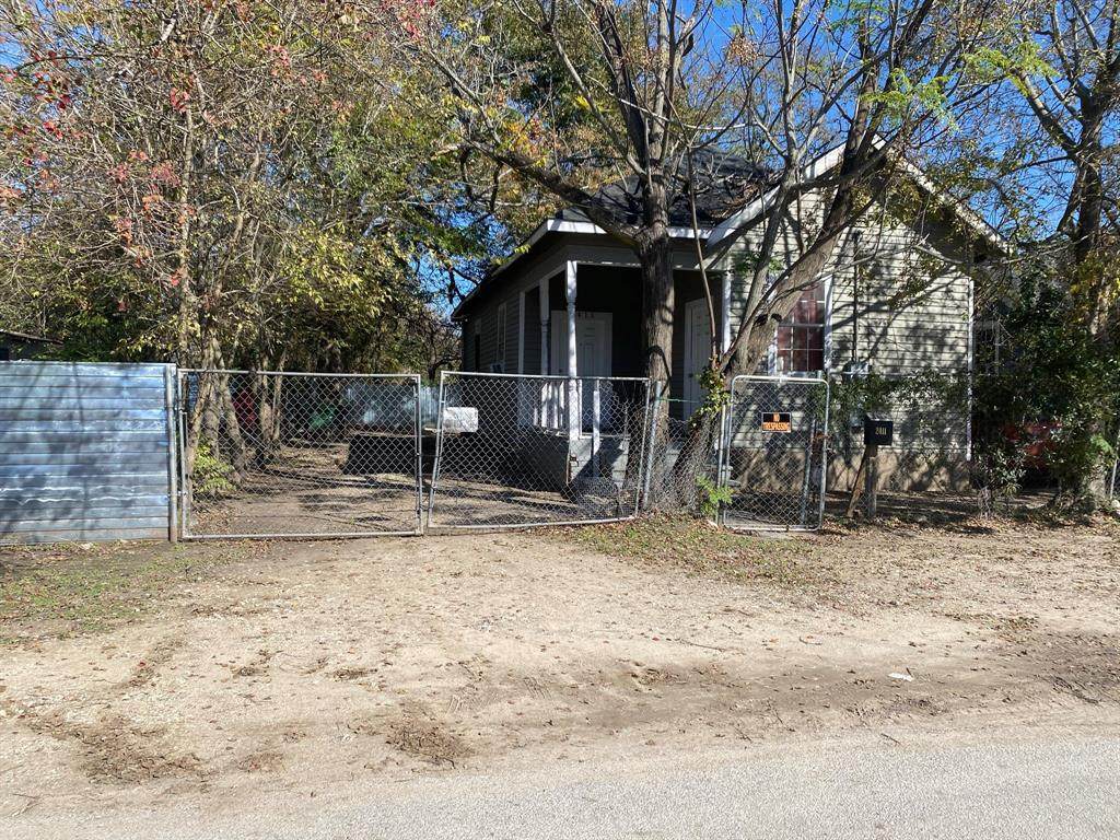 2411 Tuam Street - Photo 1