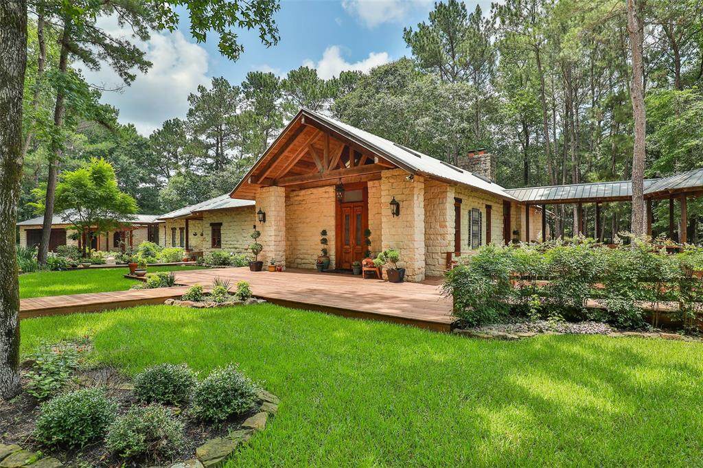 18910 Pinewood Trail - Photo 1