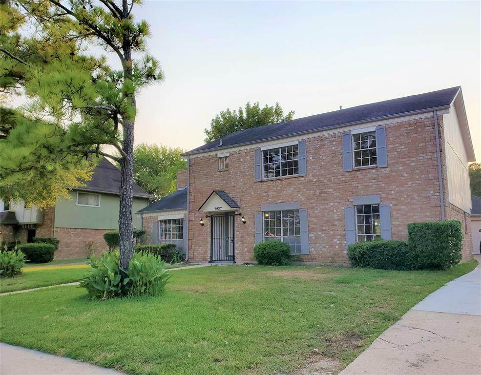7927 Antoine Drive - Photo 1