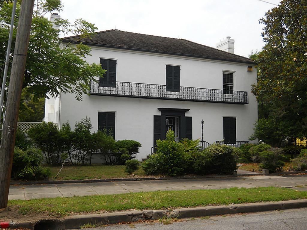 2901 Avenue O - Photo 1