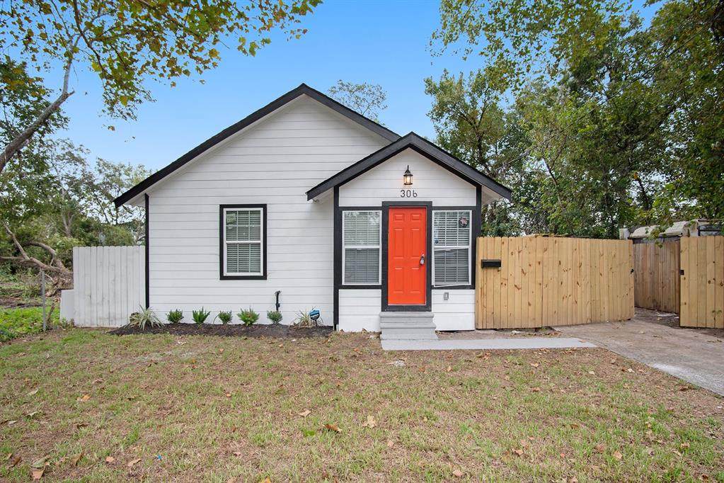 306 Neyland Street - Photo 1