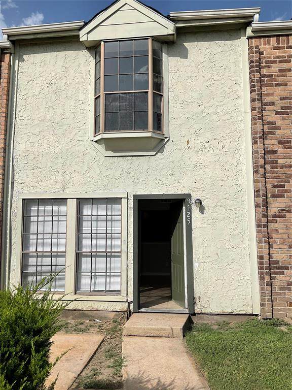 8725 Victorian Village Drive - Photo 1