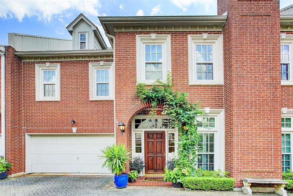 1512 Nantucket Drive - Photo 1