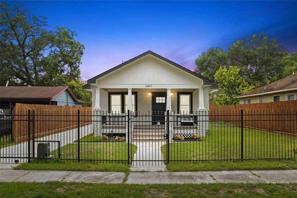 4307 Beggs Street - Photo 1