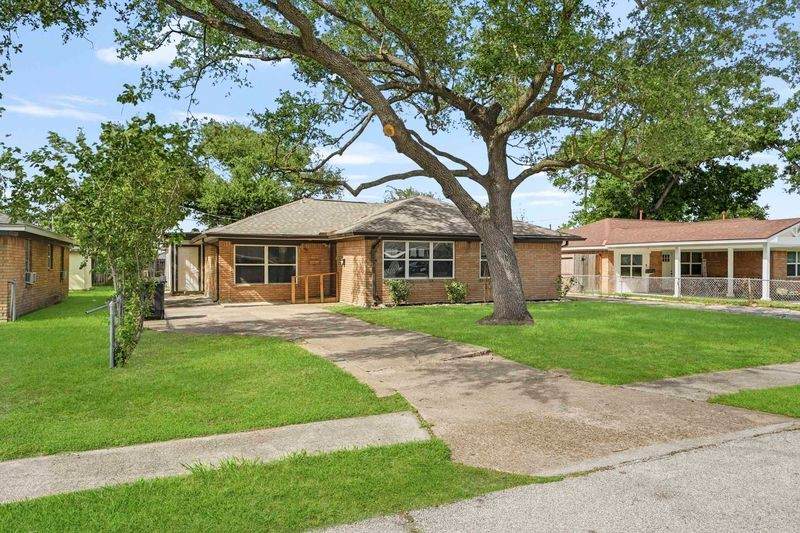 2409 Estate Drive - Photo 1