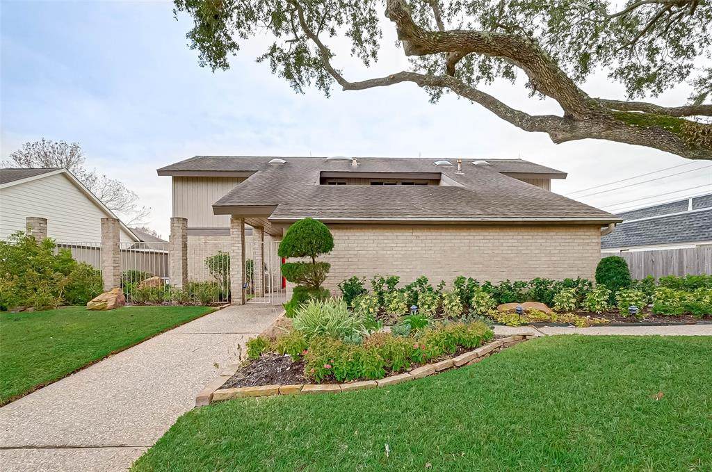 2826 Fairway Drive - Photo 1