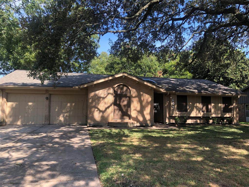 607 Sycamore Street - Photo 1