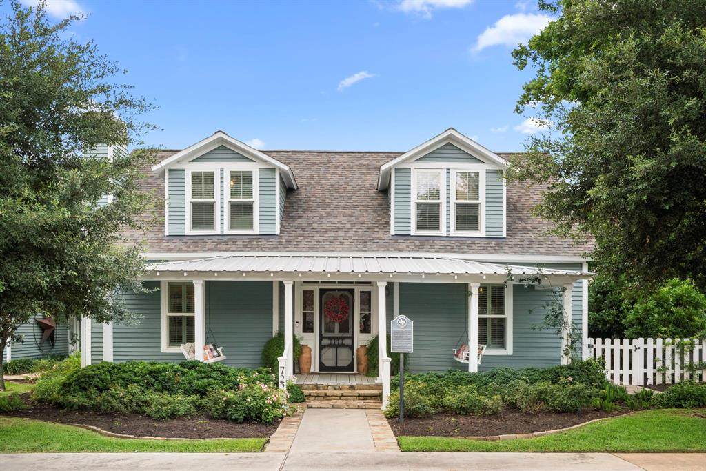722 Jackson Street - Photo 1
