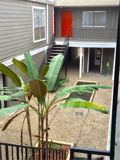 502 W Alabama Street - Photo 1