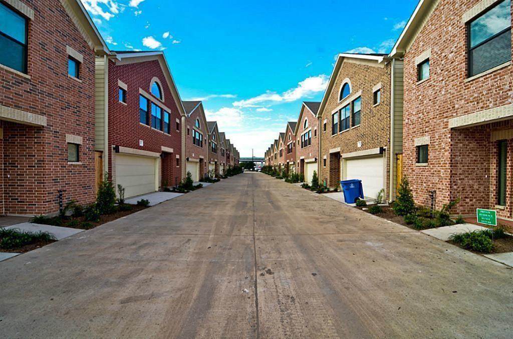 3725 Main Plaza Drive - Photo 1