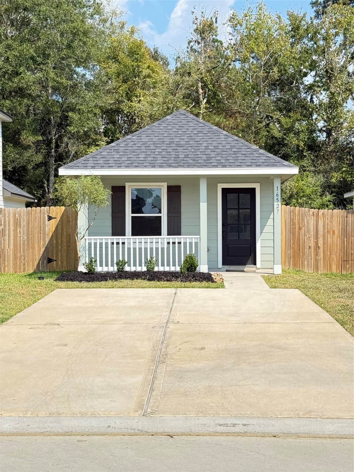 16527 Jasmine Marie Place - Photo 1