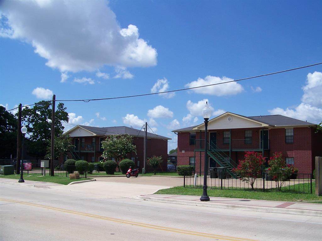 4100 College Main Street - Photo 1