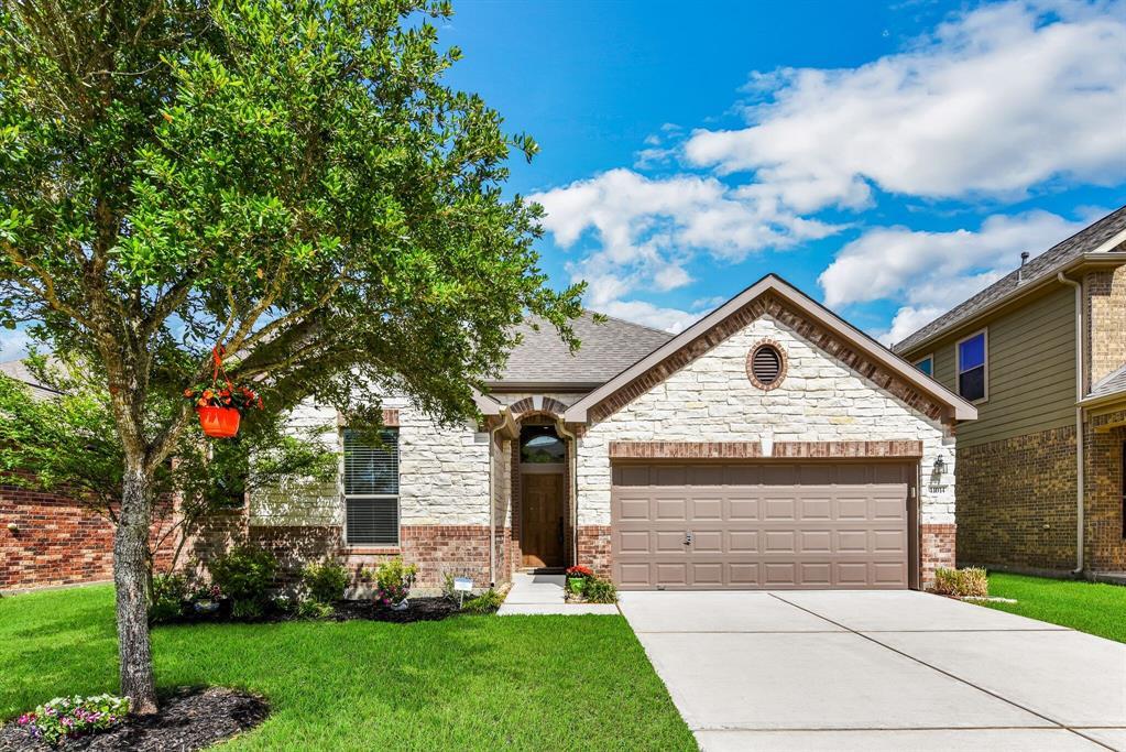 11014 Avery Oaks Lane - Photo 1