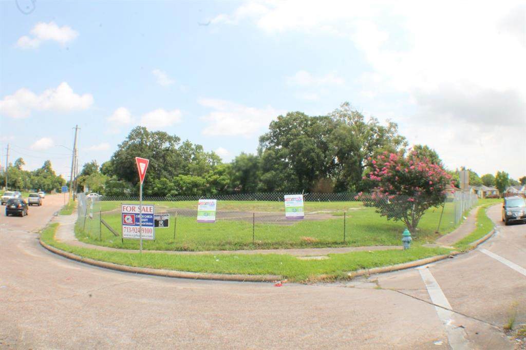7003 Woodridge Drive - Photo 1