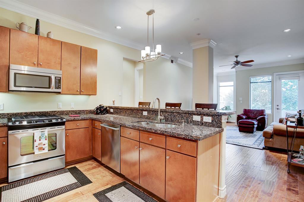 510 Lovett Boulevard - Photo 1