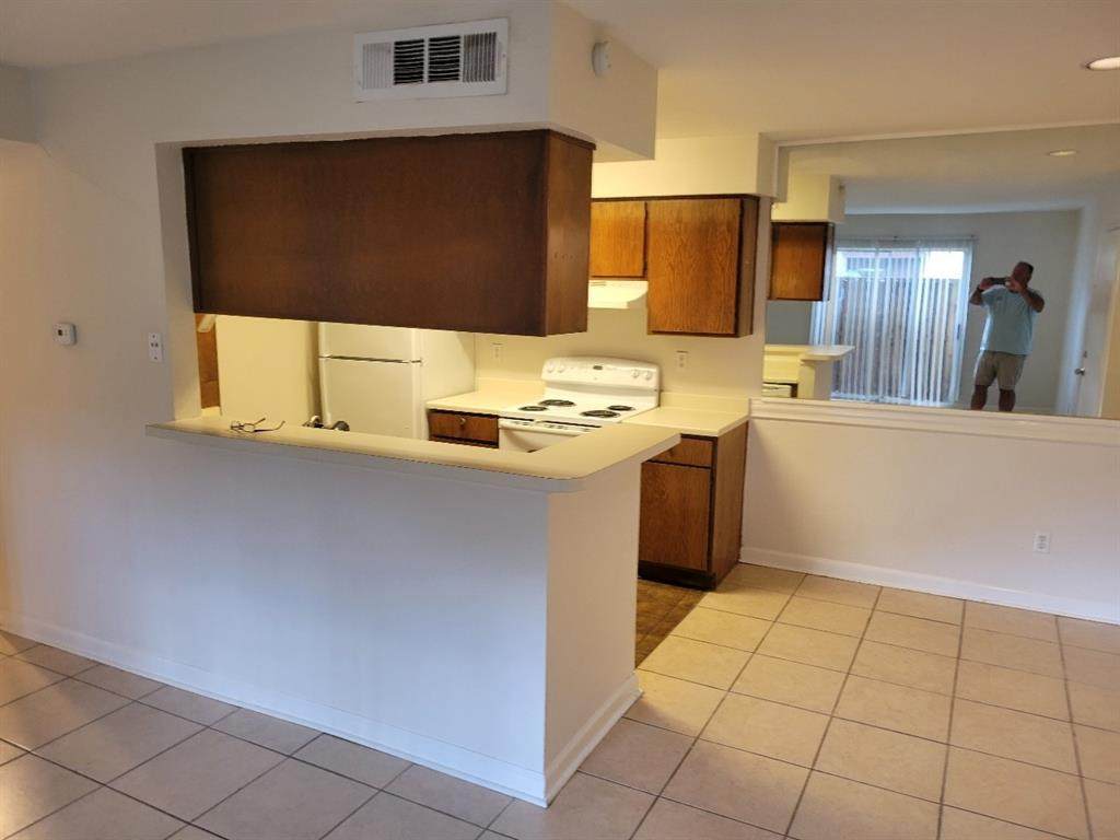 12905 Woodforest Boulevard - Photo 1