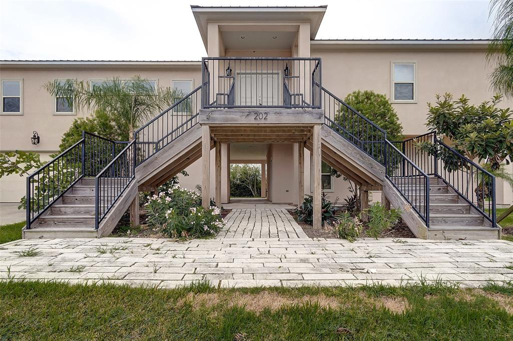 202 Debbie Lane - Photo 1