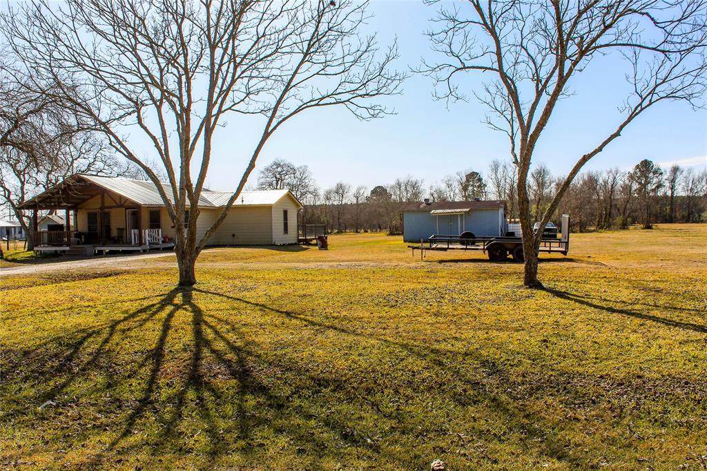 351 Private Road 684 - Photo 1