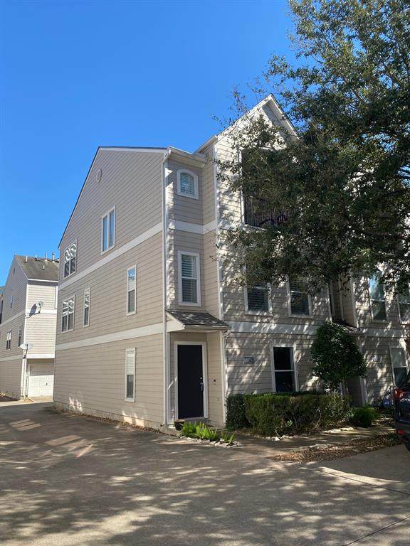1026 La Rue Street - Photo 1