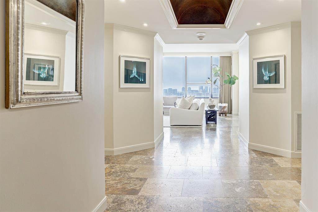 14 Greenway Plaza - Photo 1